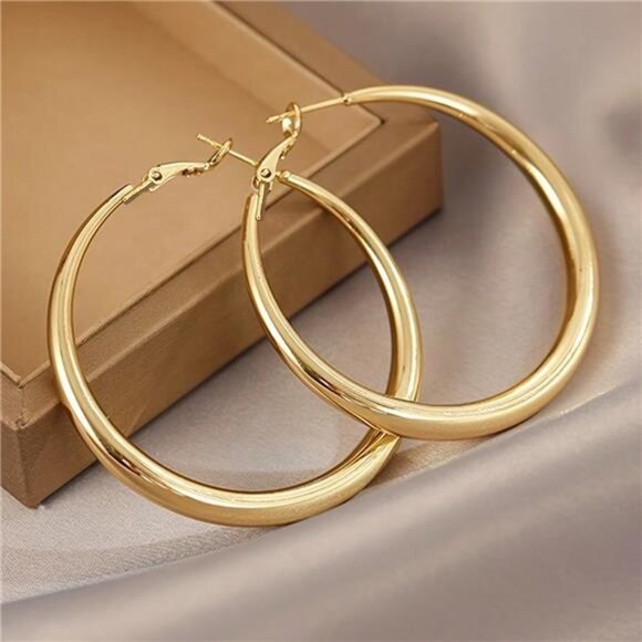 Elegant 18K Gold Plated Hoop Earrings - Picture 1 of 8